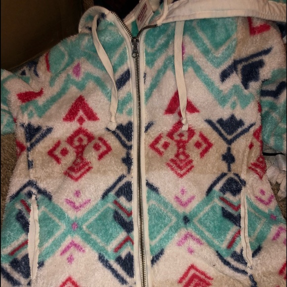 Light jacket zip up super fuzzy and soft - Picture 2 of 2